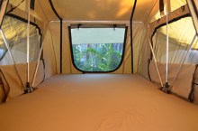 tents-and-awnings/CE80-3902_deluxe-roof-top-tent_inside